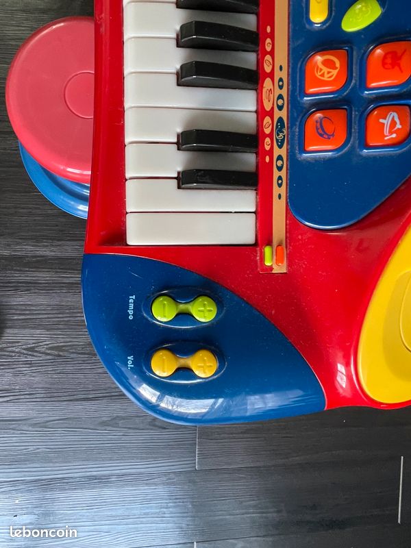 Clavier 37 touches rose avec son micro Music Star | King Jouet Belgique - Instruments de musique