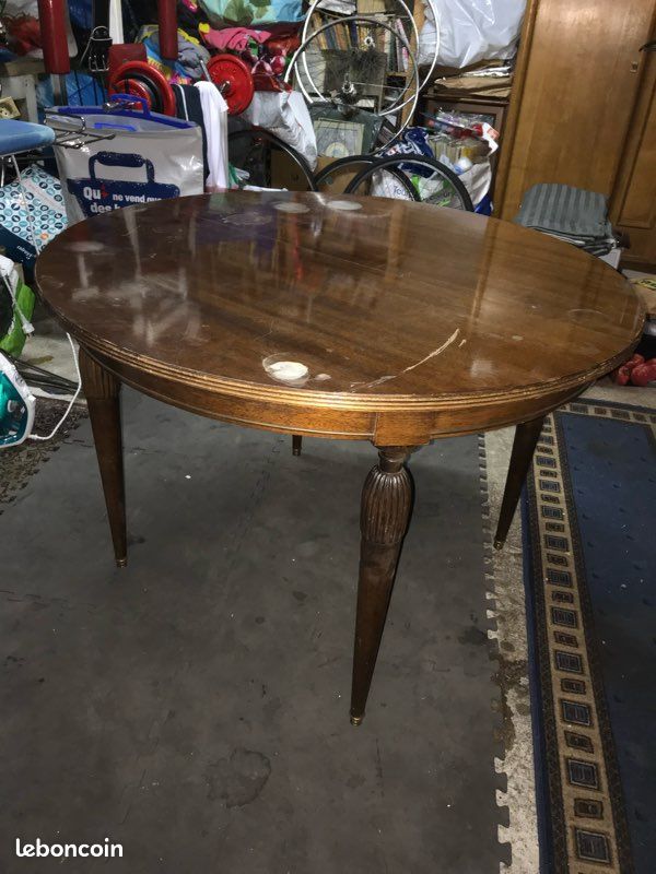 Table ronde en acajou, style Louis XIV (image 1)