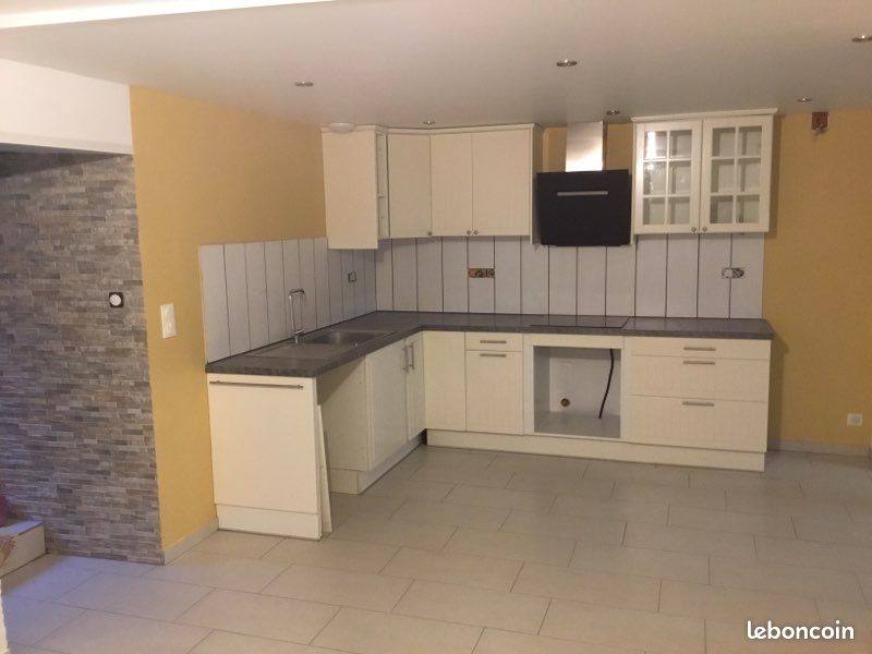 Maison 5 pièces 100 m² · à Nontron · 100 m² · 760 €/mois