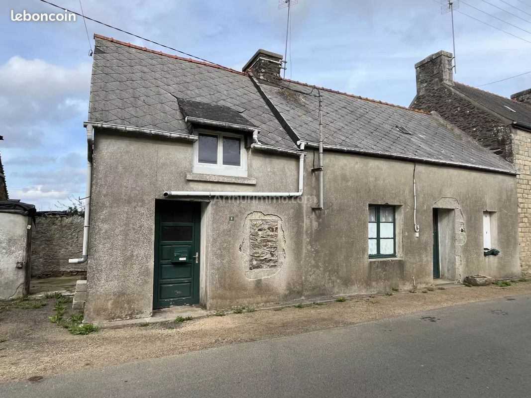 Maison 3 pièces 112 m² · à Gurunhuel · 112 m² · 45 000 €