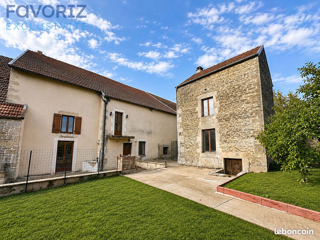 Maison 6 pièces 226 m² · à Noidant-le-Rocheux · 226 m² · 136 500 €