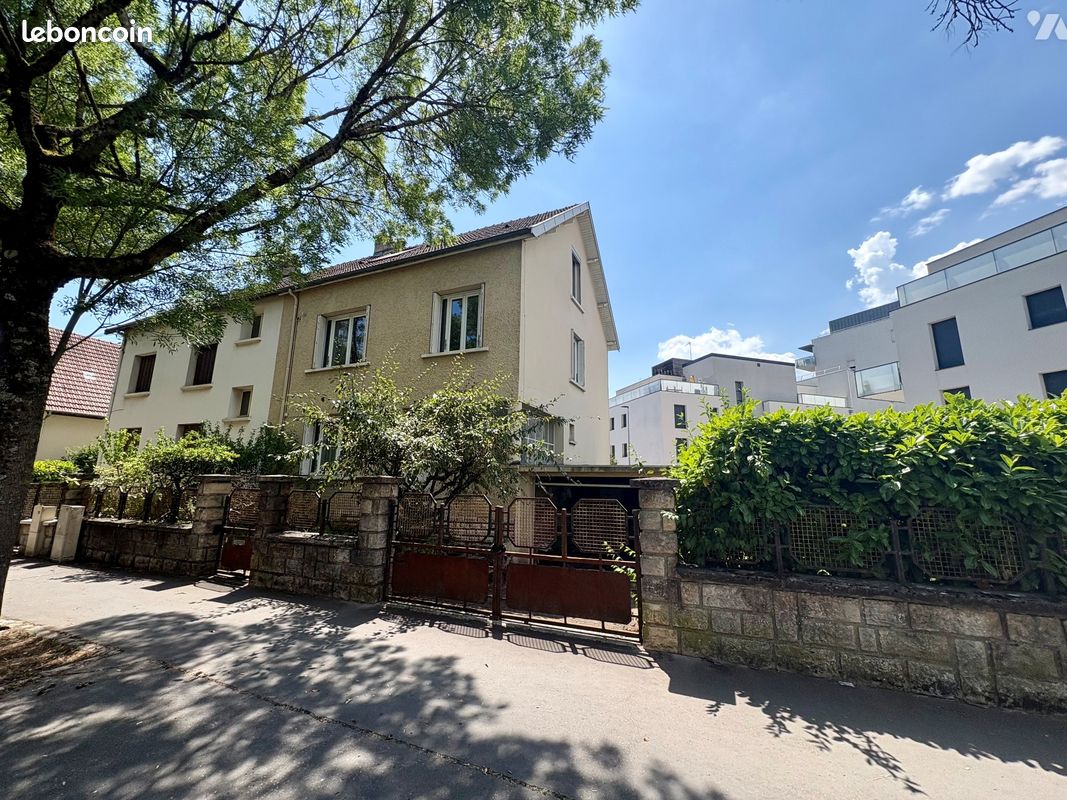 Maison 5 pièces 100 m² · à Dijon · 100 m² · 150 000 €