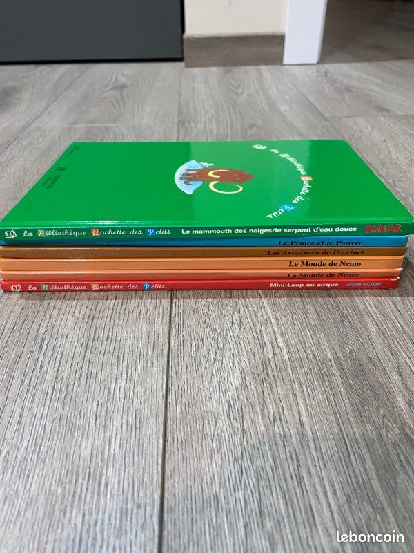 6 livres Disney et Hachette (image 1)