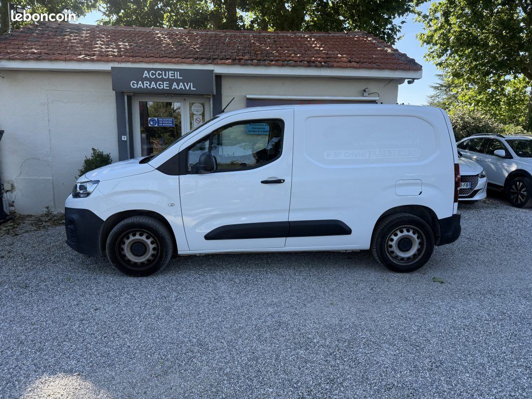 Citroen berlingo 1.5 blue hdi 100 car play 3 places 2021 (image 2)