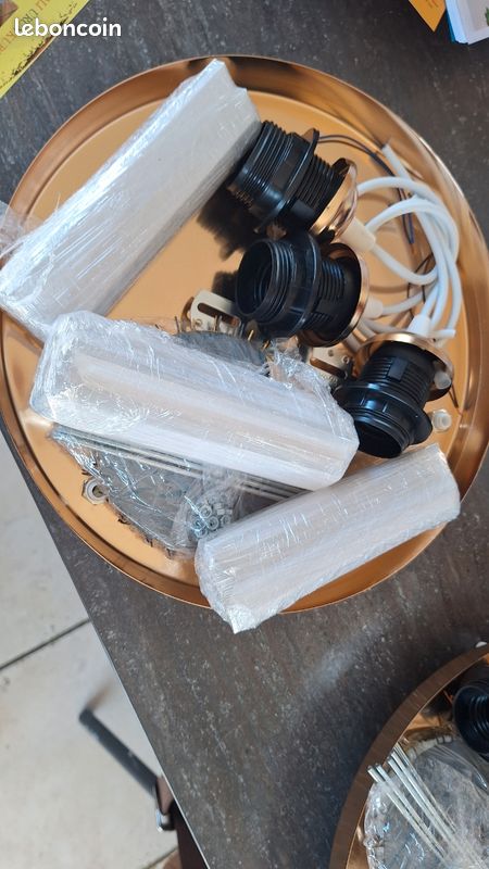 Suspension luminaire (image 1)