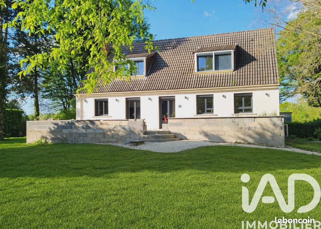 Maison 6 pièces 158 m² · à Frières-Faillouël · 158 m² · 272 700 €