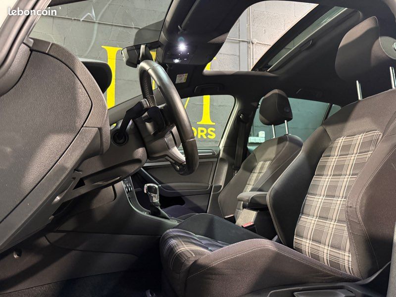 Volkswagen Golf 7 GTD 2.0 TDI 184 cv DSG7 Virtual Cockpit / Toit ouvrant / Caméra de recul (image 5)