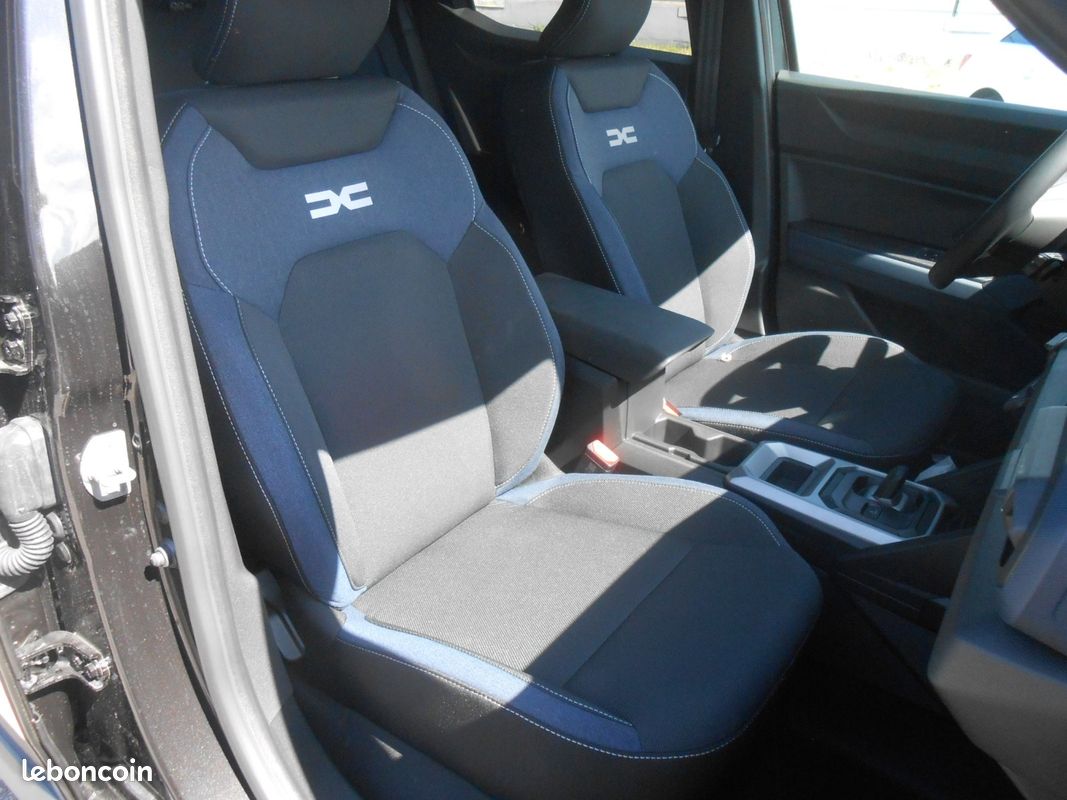 DACIA Duster Hybrid 140 Journey 4 X 2 (image 8)