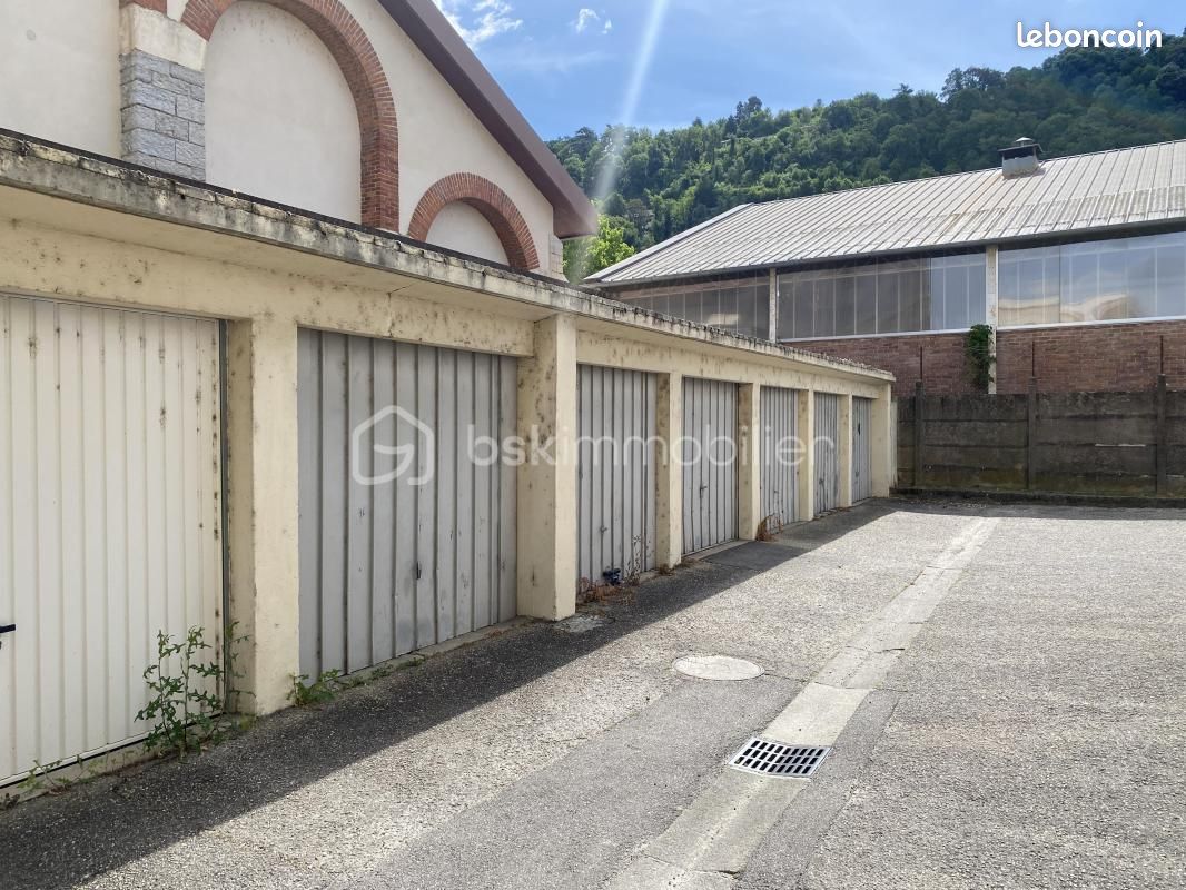 Parking 14 m² · à Vienne · 14 m² · 25 000 €