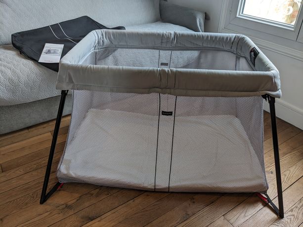 Sans doute le meilleur lit de voyage bébé : le Babybjörn Parapluie Light !  - Lucky Sophie blog famille voyage