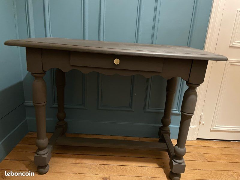 Table / bureau (image 1)