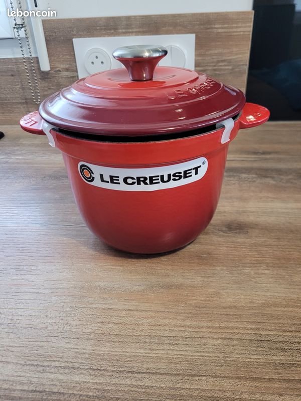 Cocotte Le Creuset En Fonte Bleue – Neuve – Compatible Induction, Gaz, électrique