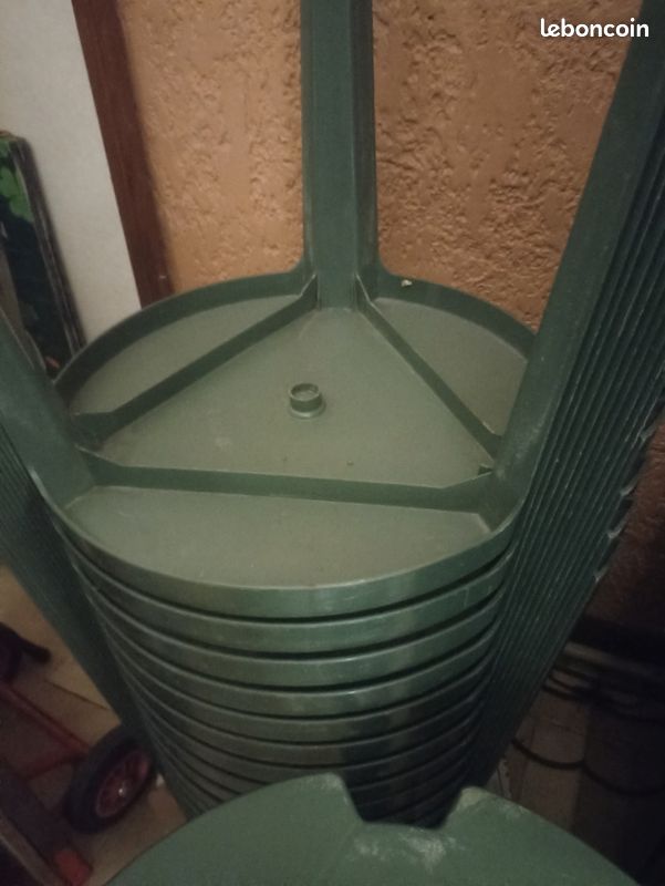 Table d'appoint extérieur (image 2)