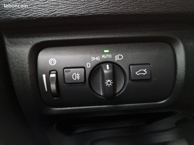 Volvo V40 D2 120CH BVA KINETIC * BLUETOOTH * XENON * RADAR (image 18)