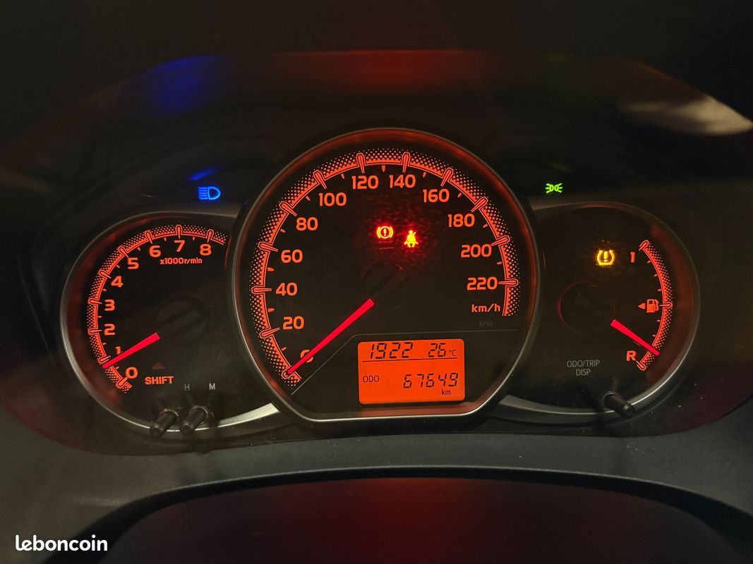 TOYOTA YARIS LCA2 69cH ACTIVE / 2EME MAIN / SUIVI COMPLET / COMMANDES AU VOLANT / CLIM (image 17)