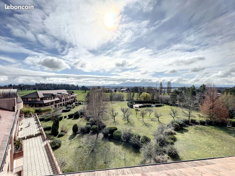 Appartement 8 pièces 267 m² · à Prévessin-Moëns · 267 m² · 800 000 €