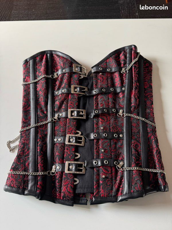 Corset dark gothique noir et rouge (image 1)