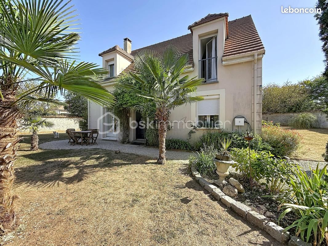 Maison 5 pièces 118 m² · à Égreville · 118 m² · 243 000 €