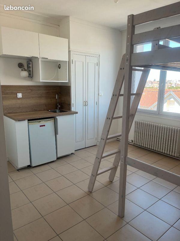 Appartement 1 pièce 16 m² · à Poitiers · 16 m² · 430 €