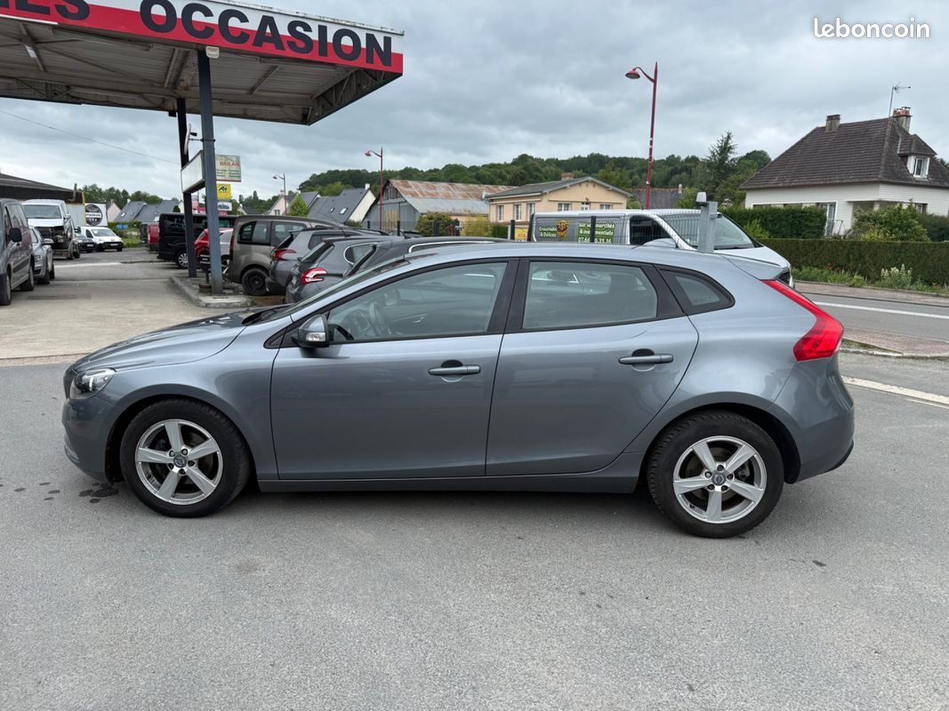 Volvo V40 1.6 115 2eme main tres propre (image 4)