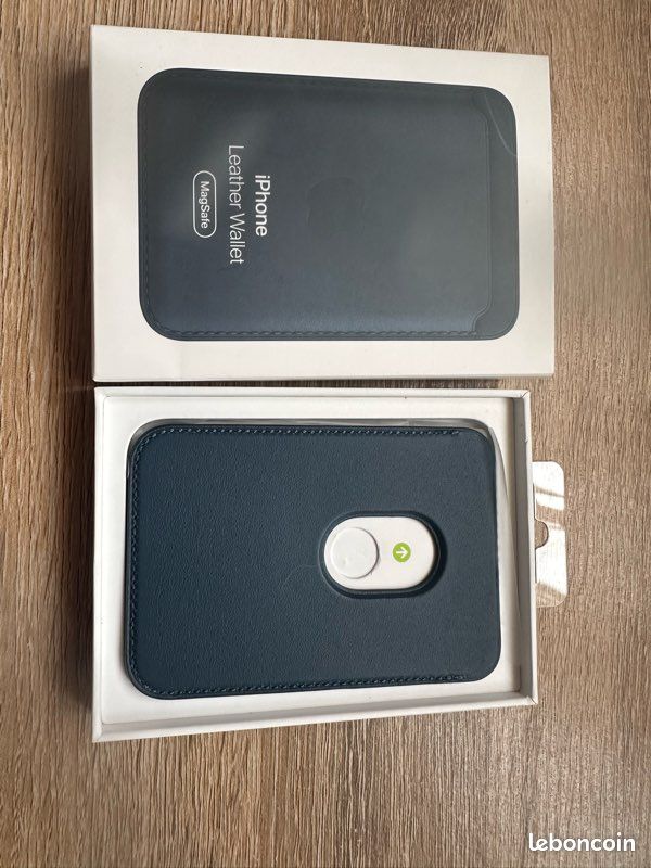 IPhone Leather Wallet Baltic Blue (image 2)