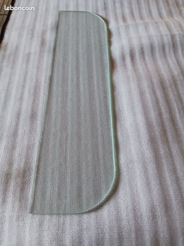 Étagères en verre (image 1)