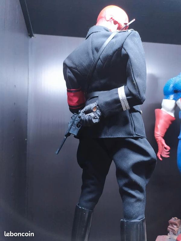 Red skull ex premium format sideshow (image 6)