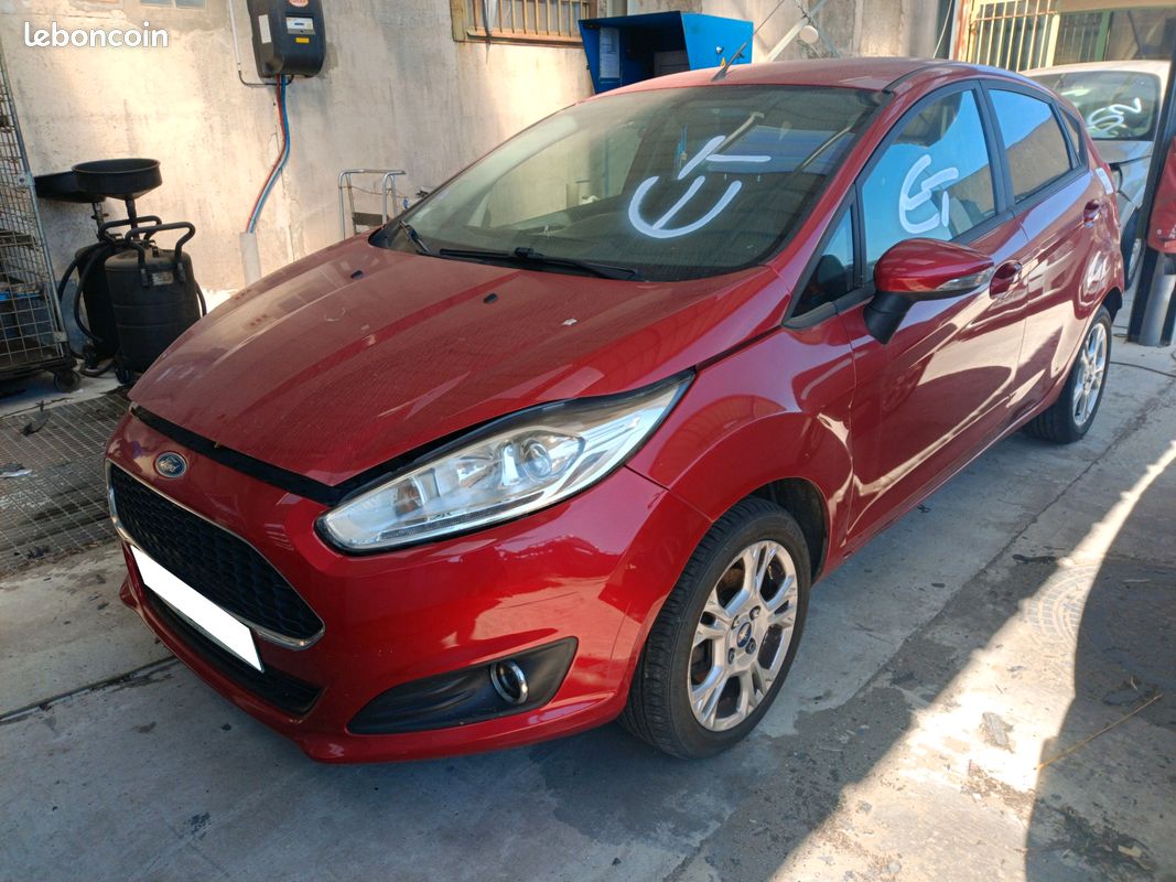 Ford Fiesta VI phase 2 960254A pour pièces (image 1)