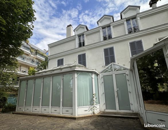 Maison 8 pièces 394 m² · à Neuilly-sur-Seine · 394 m² · 4 120 000 €
