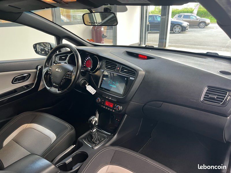 🟢 Kia Ceed Coupe 1.4 GDI 100ch Style "108000km-GPS" (image 4)
