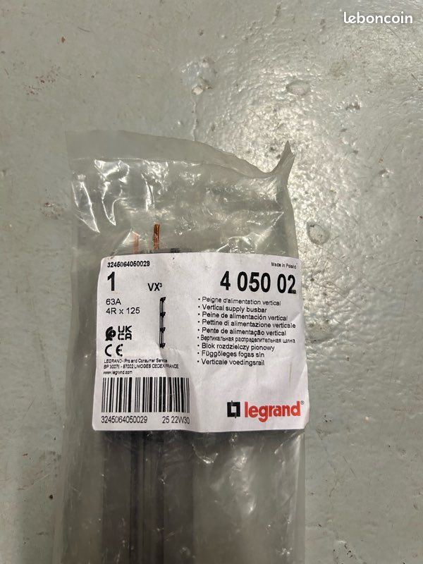 LEGRAND Drivia Peigne vertical 4 rangées entraxe 125mm - 405002 (image 2)