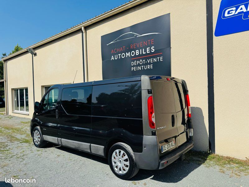 Renault trafic 2 2l DCI 115ch 6 places L2 Boîte auto (image 2)