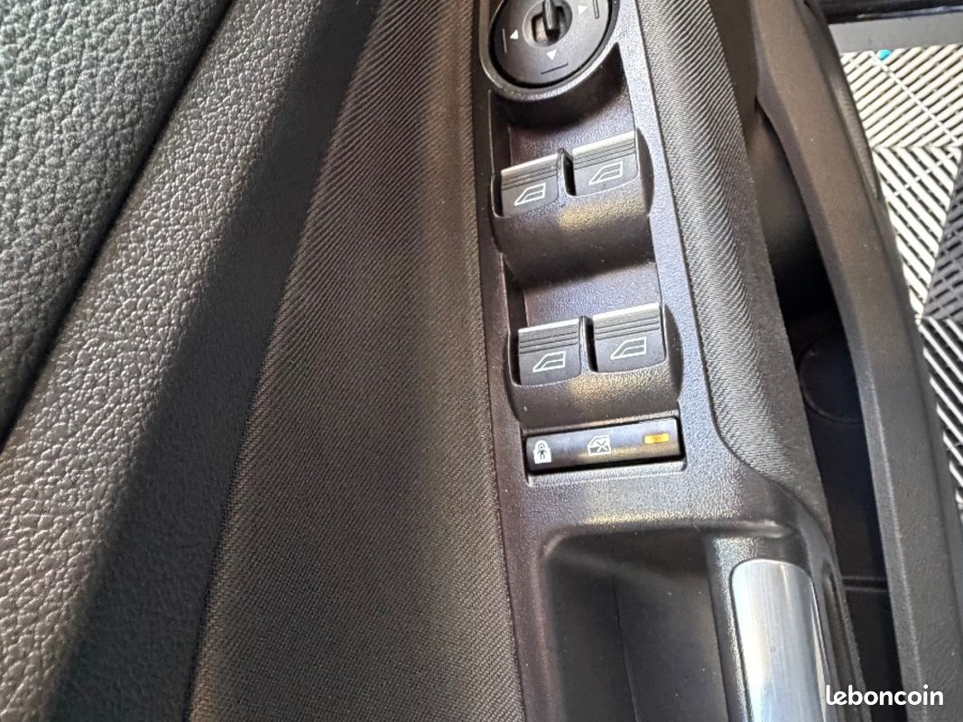 FORD C-MAX 1.5 TDCi 120 SS Powershift Titanium (image 10)