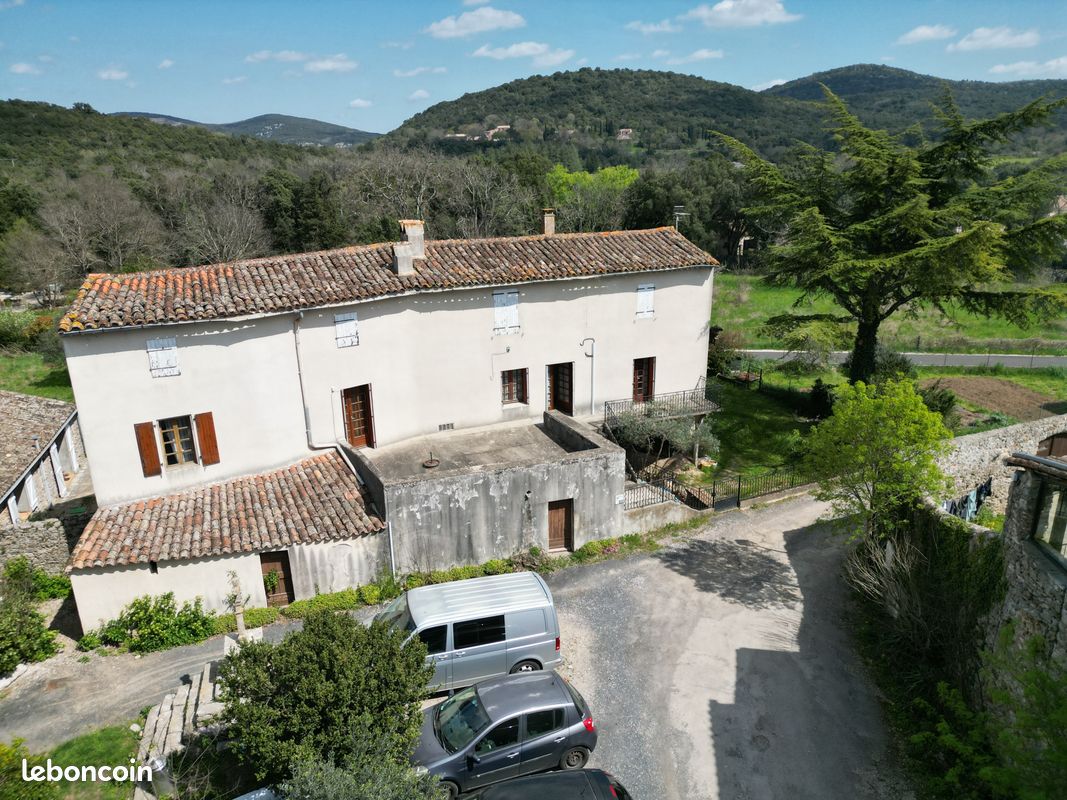 Maison 10 pièces 126 m² · à Saint-Martin-de-Londres · 126 m² · 353 500 €