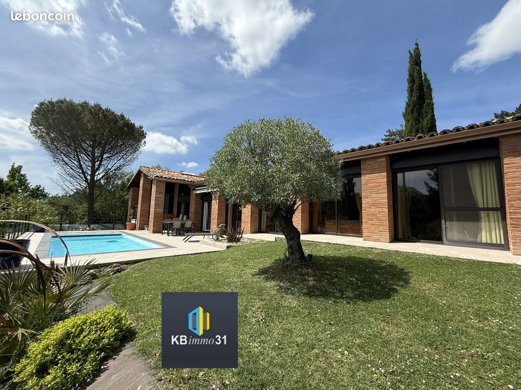 Maison 8 pièces 266 m² · à Vigoulet-Auzil · 266 m² · 728 000 €