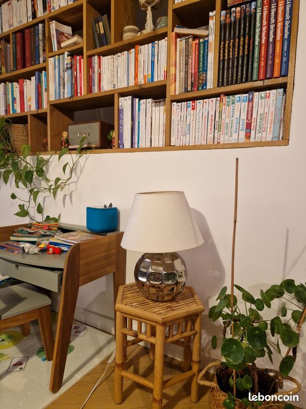 Belle lampe avec abat-jour (image 1)