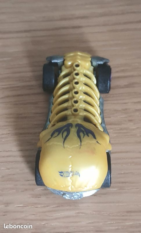 Hot Wheels voiture jaune Crâne Broyeur – 70mm – 2010 (image 2)