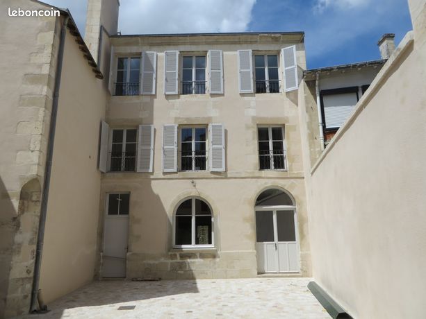 Joli maison T6 de 133,79 m² sur 3 étages située au 18 rue Théophraste Renaudot à Poitiers