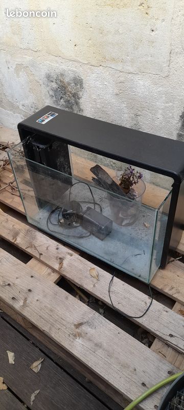 Aquarium 60 L avec pompe et accessoires (image 3)