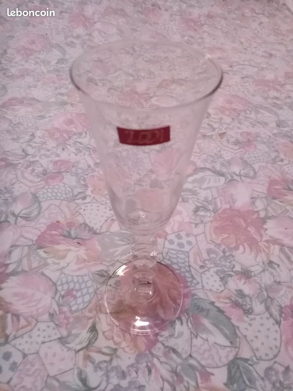 Verre avec inscription 2021 (image 1)