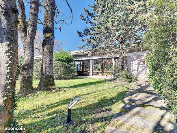 Maison 11 pièces 360 m²