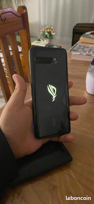 Téléphone asus ROG (image 3)