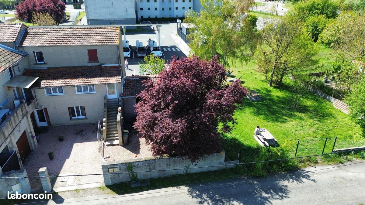 Maison 6 pièces 158 m² · à Riom · 158 m² · 264 000 €