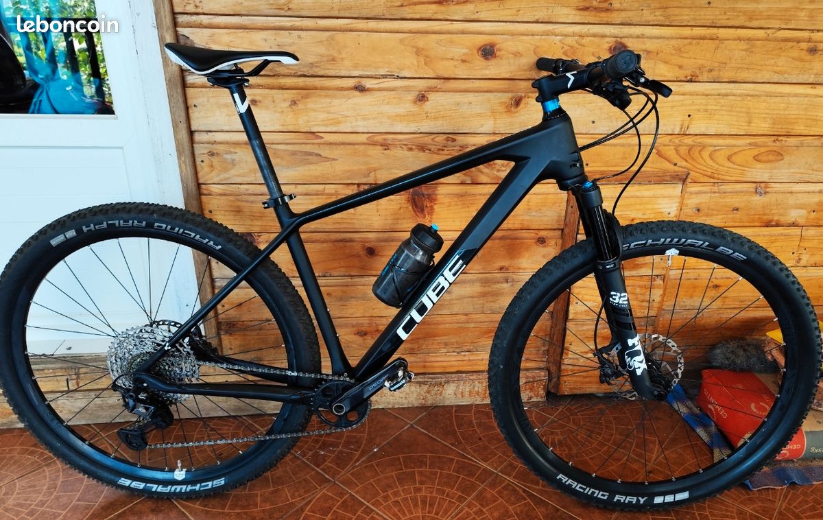 A saisir cube reaction c62 race fox (image 1)