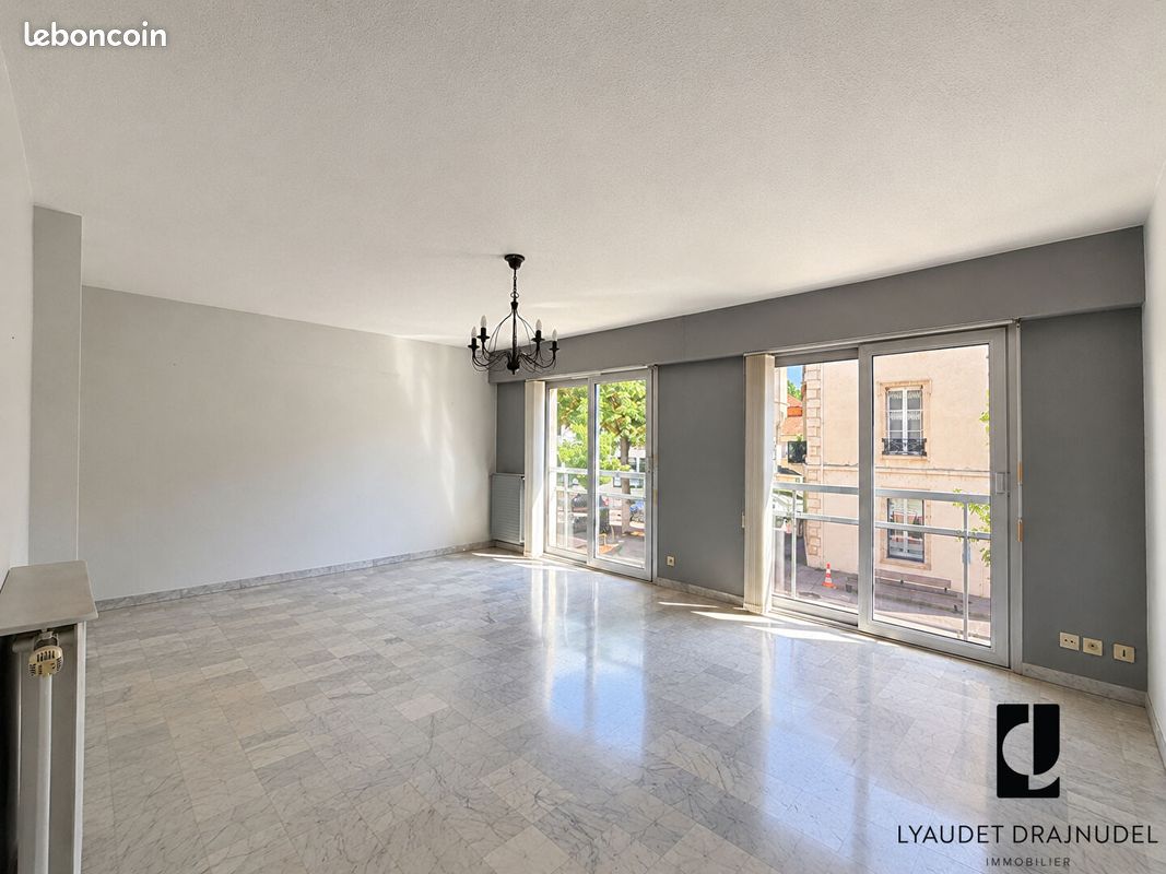 Appartement 5 pièces 117 m² · à Roanne · 117 m² · 179 000 €
