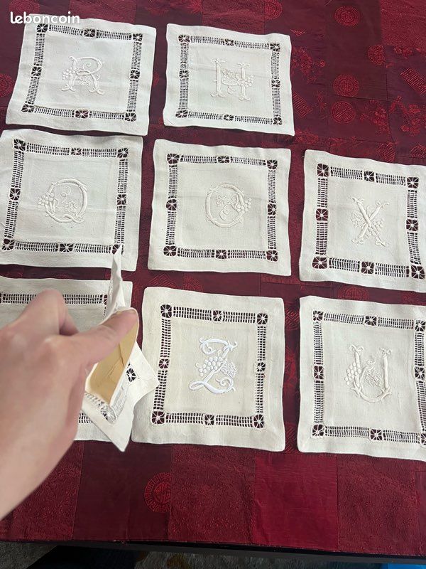 Lot de sachet carré, brodé avec initiales, neuf (image 6)