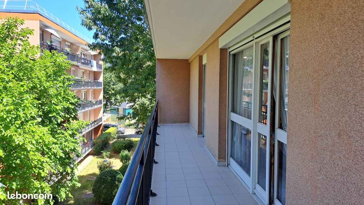 Appartement 4 pièces 79 m² · à Vélizy-Villacoublay · 79 m² · 270 000 €
