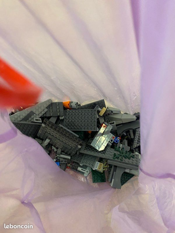 Lot de petites plaques et pieces grises Lego (image 2)