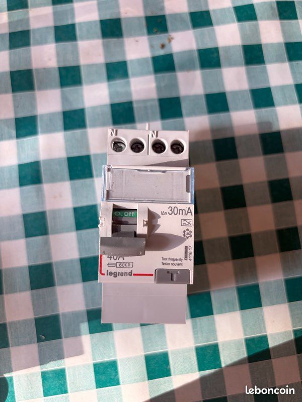 Interrupteur différentiel 40a type A Legrand (image 1)