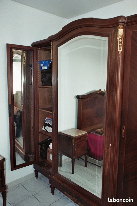 Chambre à coucher d'époque exceptionnelle - lits jumeaux XIXe bois de rose sur noyer massif (image 2)